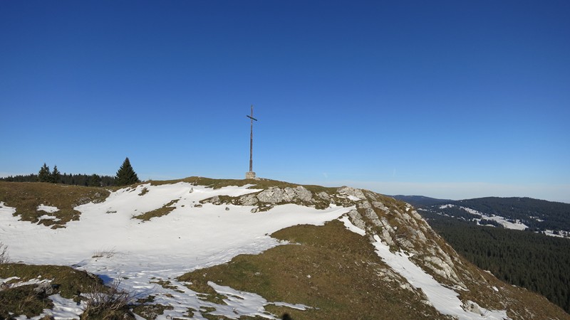 Mont Sâla, randonnée d'été dans le Jura en dessus de Bassins dans le